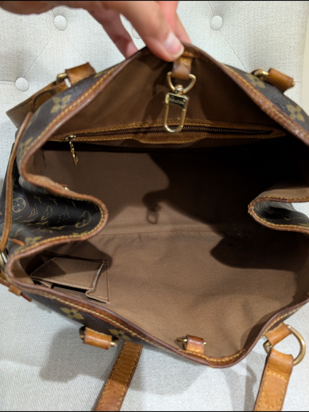 Louis Vuitton Monogram Canvas Batignolles Horizontal Bag - Picture 8 of 16